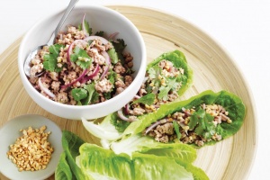 larb salata thai