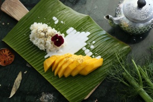 mâncare thailandeză mango sticky rice
