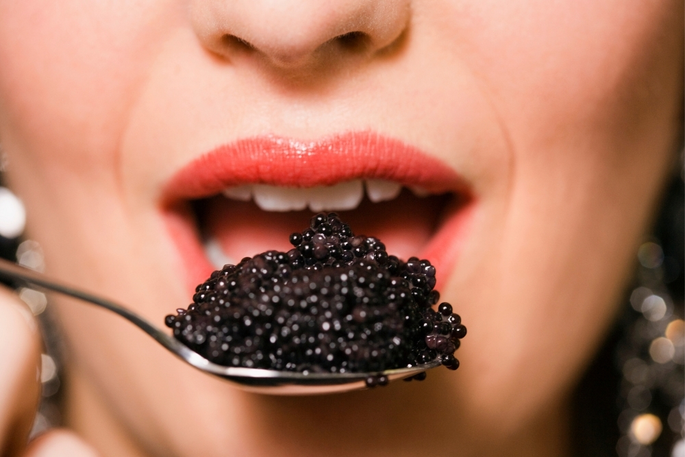 cum se serveste caviar