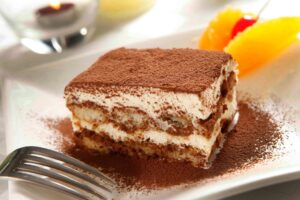 tiramisu deserturi populare